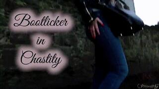 Bootlicker in Chastity