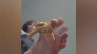 Giantess Crushing Clay Tinies