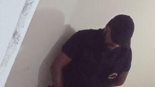 câmera registra segurança se masturbando