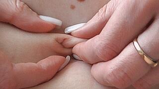 Picking her belly button! MP4