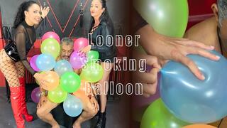 Brincar com balões é tão divertido !