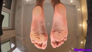 Glass View Big Soles - 4K MP4