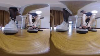 360VR LELE Tony Smelly flip-flops Smelly shoes smelly socks show trample