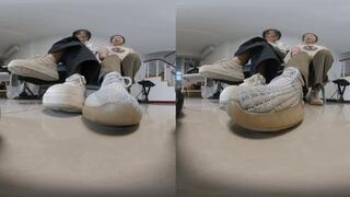 3DVR180 degree ANNA XIAOYU sports shoes smelly socks training