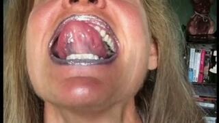 3 CLIPS OF COLORED LIPS