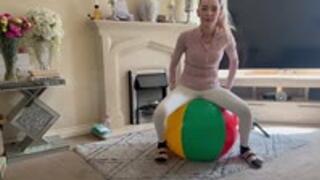 Beach Ball Sit Pop