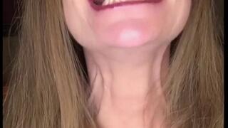 2 CLIPS OF CRUNCHY PIZZA AND PUFFS