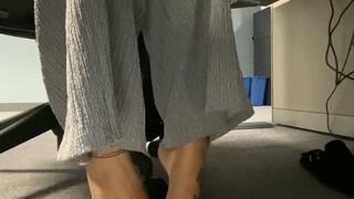 Gorgeous new sole queen Moonette's pretty French tipped toes under her desk! Full length video
