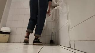 Morning bassy fart in work for everyone to say hallo ! :)