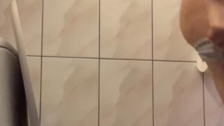 Slow diarrhea straight from my asshole