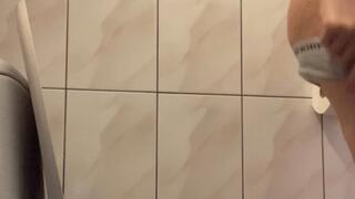 Slow diarrhea straight from the asshole