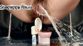 Giantes Stepmommy Humiliates with Pee Small Toilet - Wet Fantasies, Golden Shower, Female Desperation, Foot Fetish, Hairy Bush