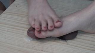 Teacher punishes students, with four beautiful feet on the cock!