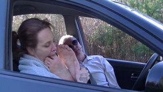 Roxie's foot appeal (mp4)