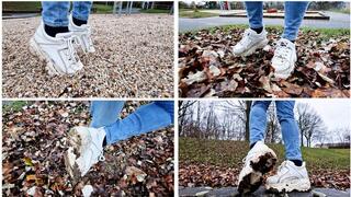 Kara quält ihre weißen Buffalos – Spielplatz, Kies & Matsch