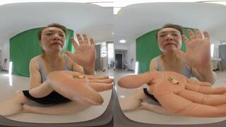 3DVR 180 degree MOMO Tongue Battle with Dwarves