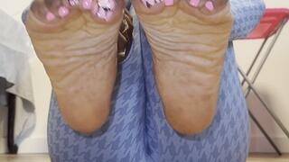 ASMR Toe Pops and Sole Rubs by GoddessMonay