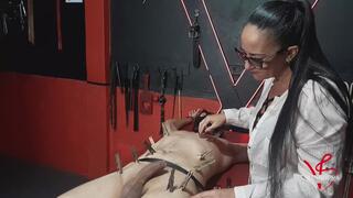 Escravo com pregadores