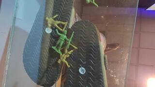 Slipper underglass crush