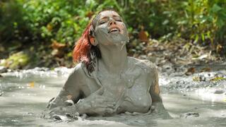 Ludella Messy in Bubbling Mud