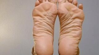 FOOT LOVER UNDER MY SIZE 9'S