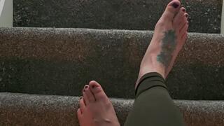 Size 18 feet on stairs