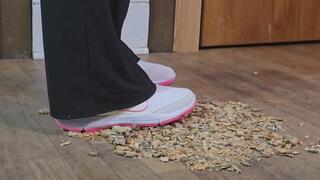 Nike golf shoe nut crush