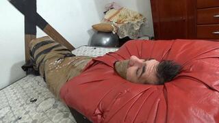 STUPID CUCKOLD WATCHING HIS QUEEN KISS AND SIT ON HIS FACE WITH EBONY GIRLS BY THAMMY BBW, RUBI AND DANIEL SANTIAGO CAM BY ALINE FULL HD