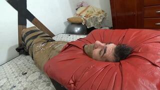 STUPID CUCKOLD WATCHING HIS QUEEN KISS AND SIT ON HIS FACE WITH EBONY GIRLS PART 1 BY THAMMY BBW, RUBI AND DANIEL SANTIAGO CAM BY ALINE FULL HD