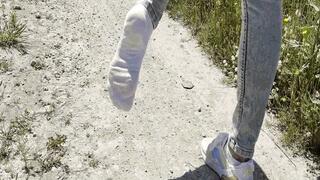 I lost my shoe while walking MOV