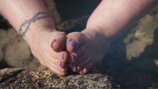 MissQuinns Feet in the Sand!