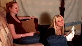Foot loving girls (mp4)