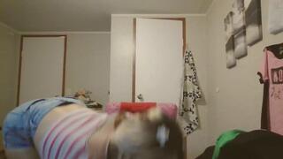 Blowing up and POPPING balloons with Summer Monroe