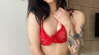 Your Dorothy: Mirror Cleaning and Voyeur Fantasy