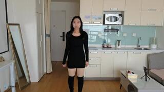 Exhausted from binding, I collapsed onto the bed (Chinese model)