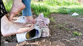 Lissy’s Dirty Rage – Fußverachtung unter der Bank