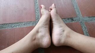 I try to get more pronounced arches in my small feet (5)