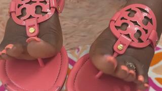 Oily peach flavored toes