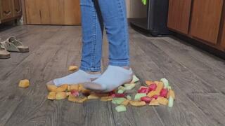 Fruit juicing in socks