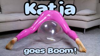 1624 Katja goes Boom! balloons sitpop