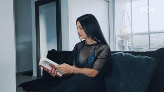 Too Strong for You Gym Crush Flexes & Humiliates the Boys