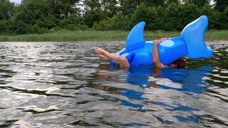 The Lil Blue-Transparent Whale - Blow Up & Deflate