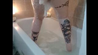 Mistress Layla offer her ass for worship