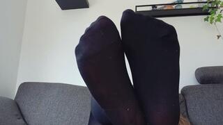 Worship my feet in pantyhose, while being ignored in silence - Femdom - Agnes