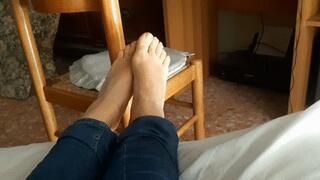 THOSE CUTE DAINTY FEET TO ADORE