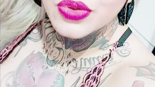 CHASTE SLAVE SMELLING MY PUSSY