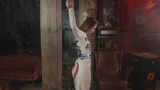 Princess Leya struggles in heels