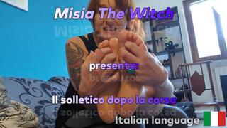 Misia The Witch - Tickling after running - Il solletico dopo la corsa