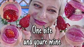 Messy Strawberry Spit Play – Lips, Tongue, Saliva Close-Up