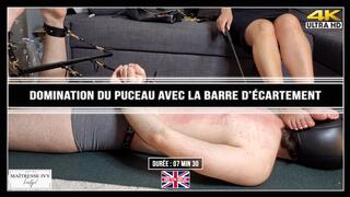 Domination du puceau avec la barre d'écartement 4K ST